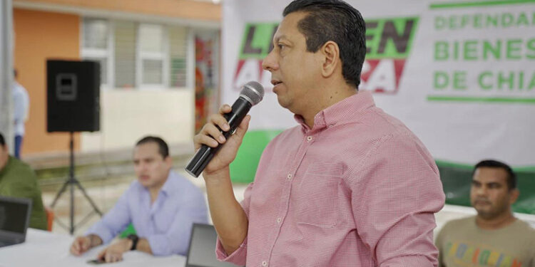 Llevó ayuda a Tecpatán y Copainalá