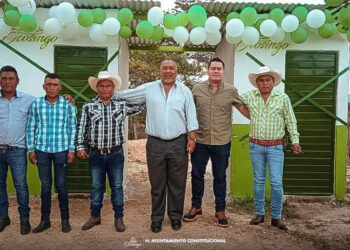 Familias son beneficiadas con letrinas