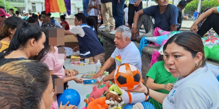 Organización de lucha contra el Sida se solidariza con migrantes en Tapachula