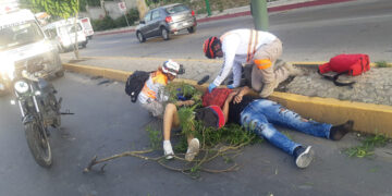 Motociclistas se accidentan