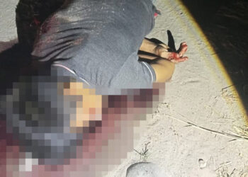 Lo hincaron y le dispararon en la cabeza