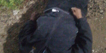 Encuentran muerto a un hombre en la calle