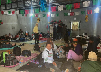 Rescatan a 155 migrantes en Tonalá