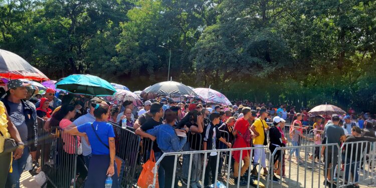 Hay 13 mil  migrantes enlistados que buscan atención en Tapachula