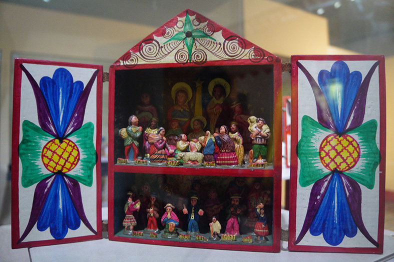 Se presenta exposición de nacimientos antiguos