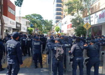 Normalistas continúan vandalizando en Tuxtla