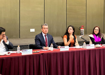 Se reúnen con representantes del SNTE-CNTE