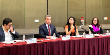 Se reúnen con representantes del SNTE-CNTE