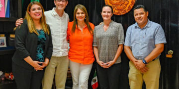 Se reúne con funcionarios americanos