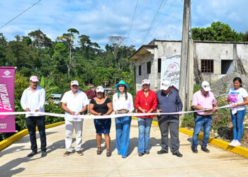 Inauguró pavimentación hidráulica