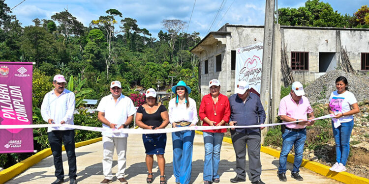 Inauguró pavimentación hidráulica