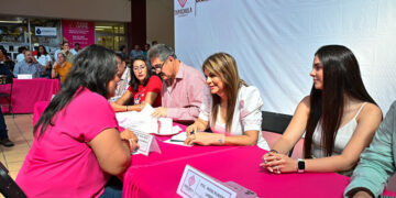 Atiende a la población en audiencias públicas