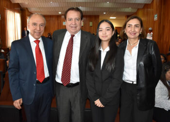 Otorgan medalla de Honora joven villaflorense