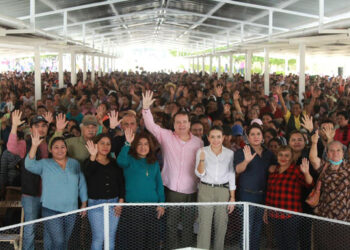 Mariano Rosales inicia entrega aves de traspatio