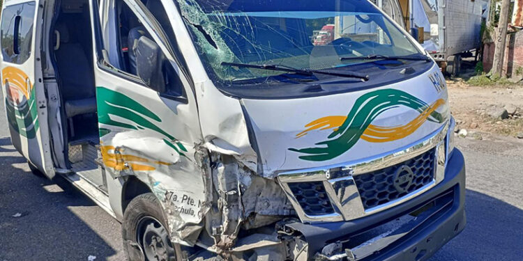 Le pegaron en el cachete