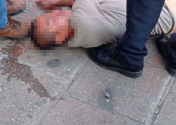Pescan a ladrón y lo golpean