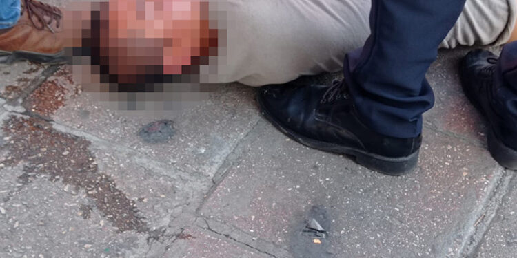 Pescan a ladrón y lo golpean