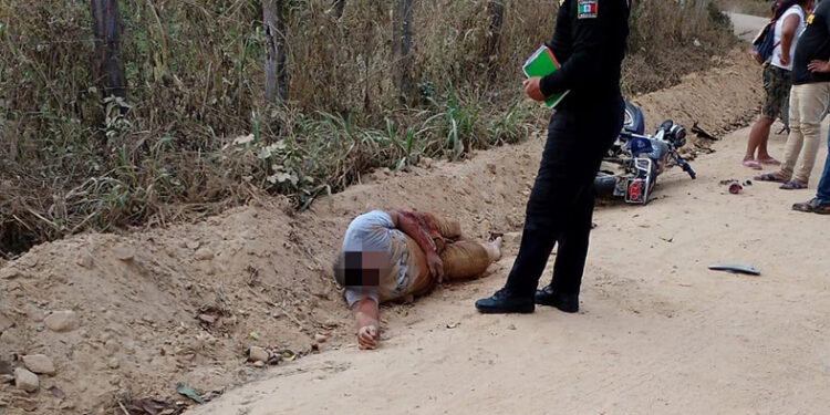 Lo mandaron a comer tierra