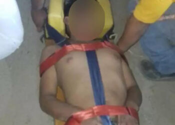 Hombre enfiestado rodó en un puente