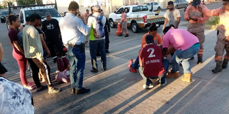 Camioneta embiste a motociclistas