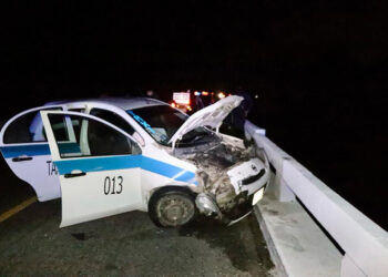 Ladrón se lanzó de un puente