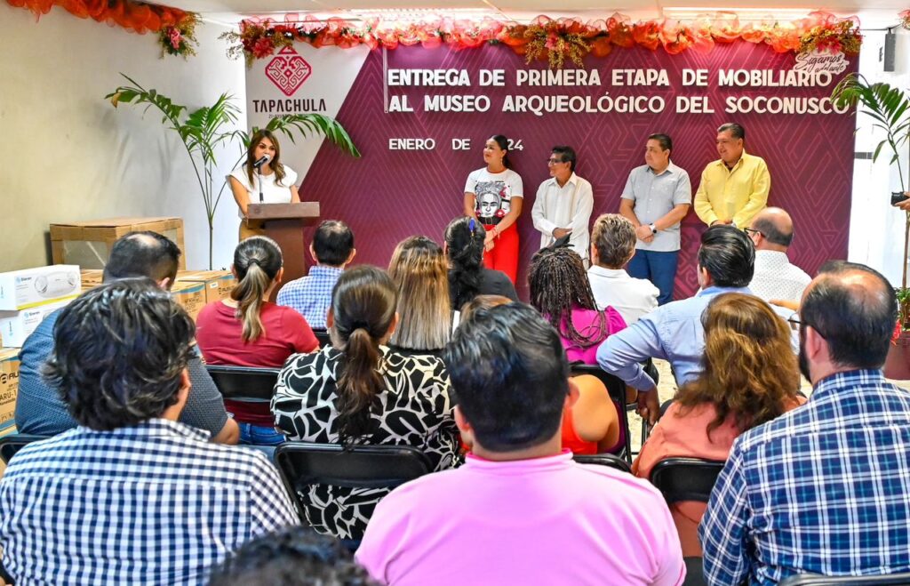 Ayuntamiento de Tapachula entrega mobiliario al Museo Regional Arqueológico del Soconusco