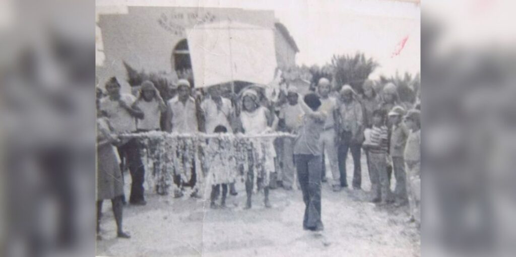 70 años de celebrar “los hojeros de la flor de espadaña” a la Santa Cruz de Terán 1954 – 2024.