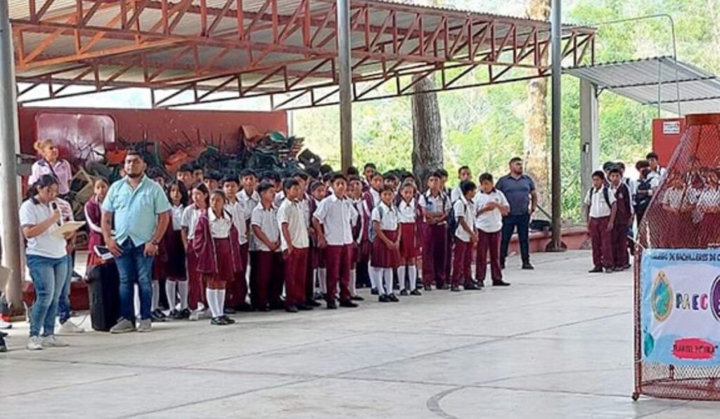 En Tila y Altamirano, el alumnado regresó a las aulas con normalidad.