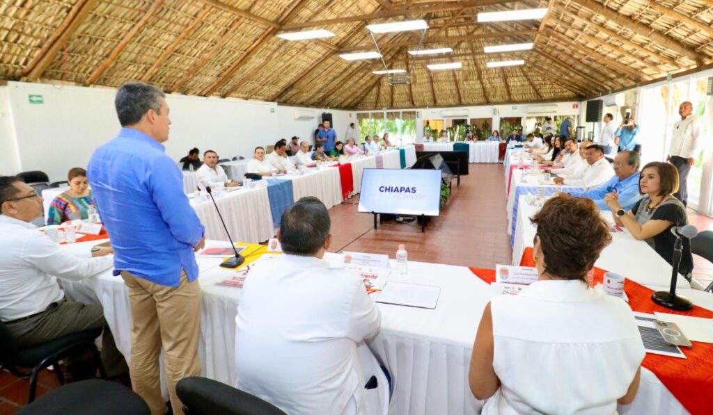 El gobernador exhortó a los titulares de las dependencias estatales a finalizar la administración con el mismo compromiso con el que comenzó, destacando los avances en salud, educación, obras públicas, seguridad y protección civil.