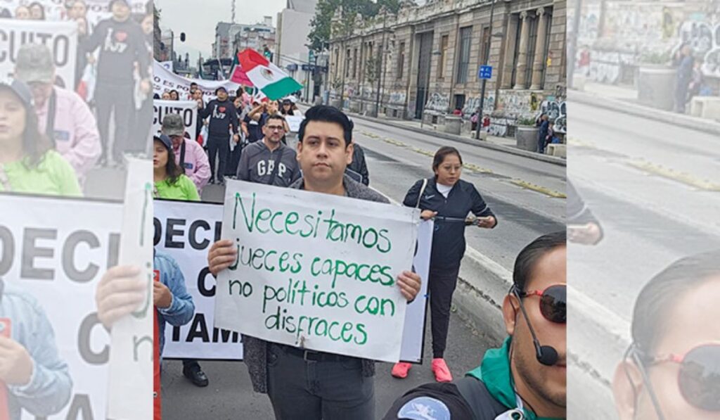 En autobuses, un aproximado de 100 trabajadores del PJF se sumaron al paro nacional.