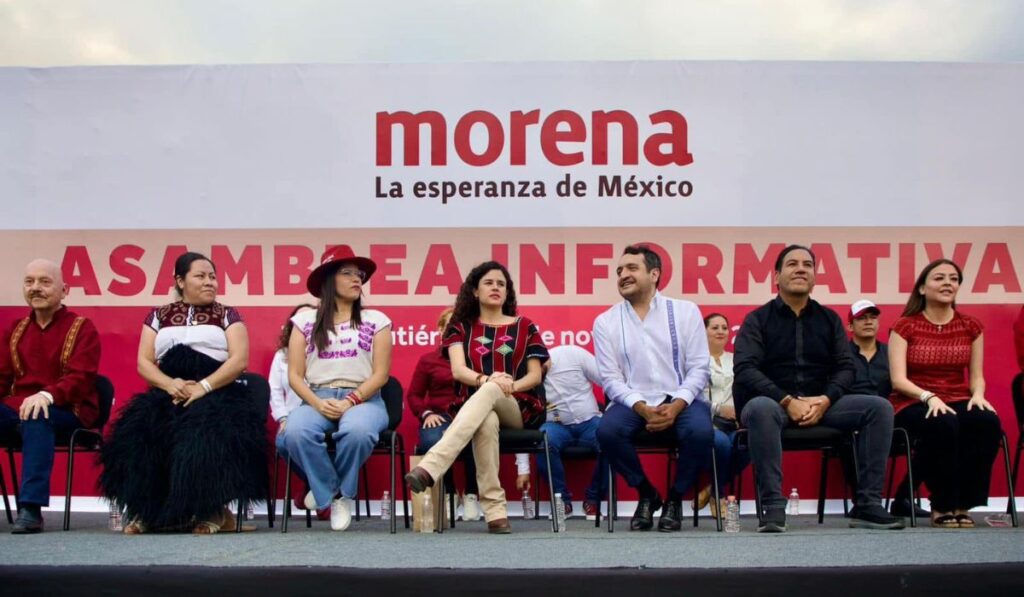 Si hablamos de ciencias humanísticas, la política como tal es de ciclos y circunstancias, a diferencia de las ciencias exactas.