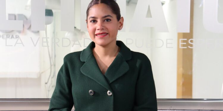 La gente tiene que saber que cuando acuda a las autoridades le van a resolver bien, de manera justa y honesta, señaló la candidata a magistrada del Tribunal de Disciplina del PJF