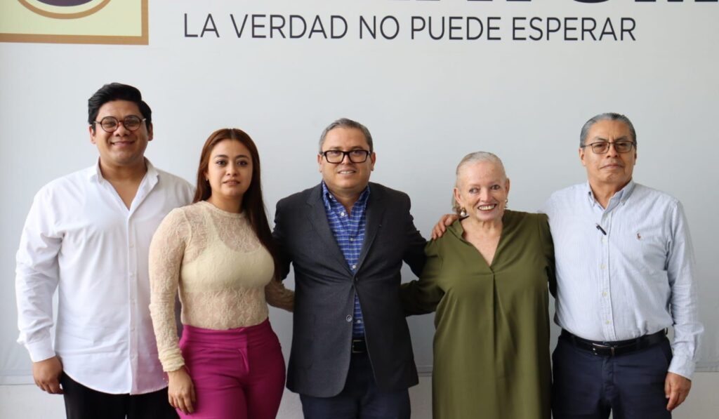La UNACH tiene la obligación de formar a jóvenes y prepararlos de mejor manera para que puedan enfrentar los retos, sin perder la mística del compromiso social y el humanismo, dijo el rector Oswaldo Chacón