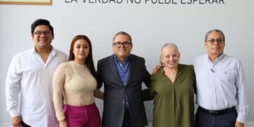La UNACH tiene la obligación de formar a jóvenes y prepararlos de mejor manera para que puedan enfrentar los retos, sin perder la mística del compromiso social y el humanismo, dijo el rector Oswaldo Chacón