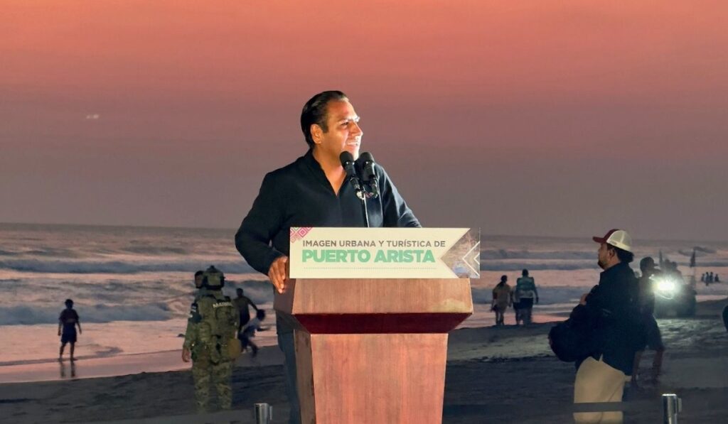 Durante su gira por centros turísticos, el gobernador supervisó operativos y entregó obras, destacando la paz como base del progreso.