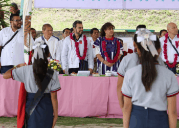 Coadyuvan con un enfoque humanista, al desarrollo y progreso de los pueblos originarios