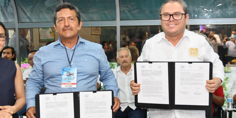 desarrollo agroindustrial, región Soconusco, colaboración académica, Universidad Autónoma de Chiapas, UNACH, Asociación Agrícola de Productores de Plátano del Soconusco, AAPPS, estudiantes y productores, vinculación académica, sector agroindustrial, convenio de colaboración, educación y agroindustria, rector Oswaldo Chacón Rojas, Eduardo Altuzar López, impulso académico, innovación en plátano