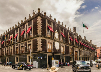 Ubicado en el Centro Histórico es un tesoro del muralismo mexicano; aunque poco visitado, resguarda obras emblemáticas.