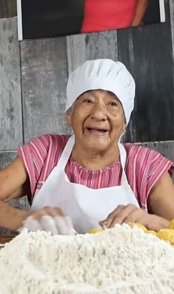Por extorsión, abuelita chiapaneca cierra panadería