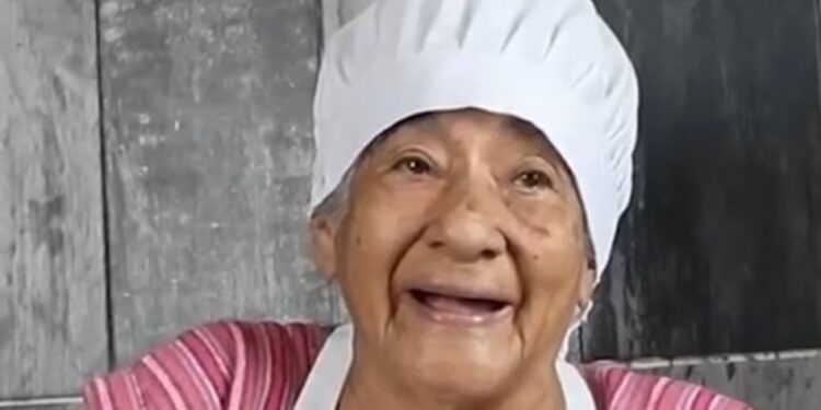 Por extorsión, abuelita chiapaneca cierra panadería