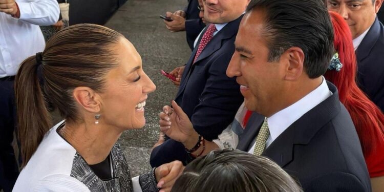 El gobernador de Chiapas acompañó a la presidenta en la presentación de su estrategia económica, que incluye 18 acciones clave.