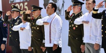 Gobernador de Chiapas asiste a la toma de posesión del General Juan Ignacio Hernández Velasco y reafirma la coordinación con las Fuerzas Armadas.