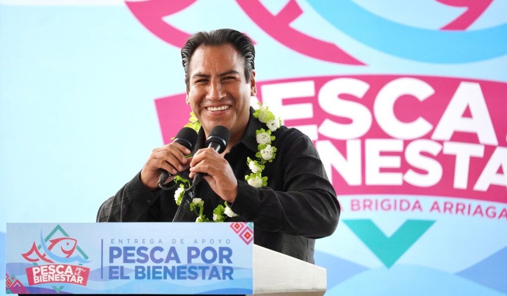 Durante la entrega de apoyos “Pesca por el Bienestar”, el gobernador anunció inversiones y obras estratégicas.