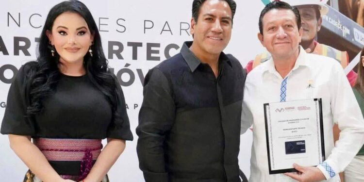 Gobierno de Chiapas y Secretaría Anticorrupción anuncian medidas para dignificar el trabajo técnico y garantizar obras públicas transparentes, eficientes y de calidad en el estado.