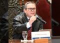 El rector Oswaldo Chacón Rojas felicitó a la comunidad universitaria y destacó el papel de la institución como motor de transformación y desarrollo en Chiapas.