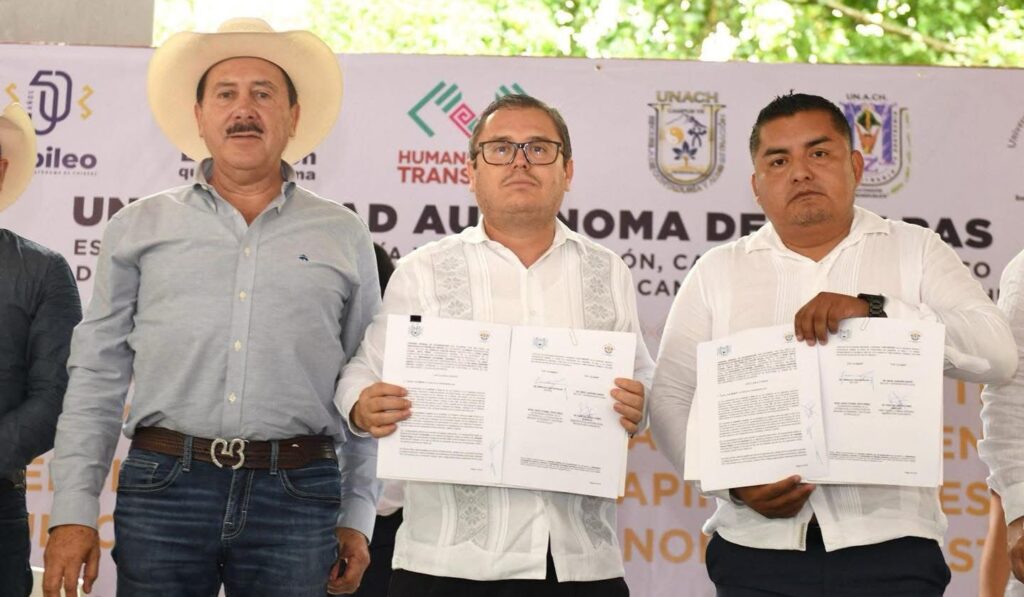Firman convenio con 11 ayuntamientos y proyectan un centro para conservar recursos por el desarrollo de la zona norte de Chiapas.