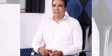 Con más de 30 años de experiencia, busca acercar la justicia a la gente desde el Vigésimo Circuito.