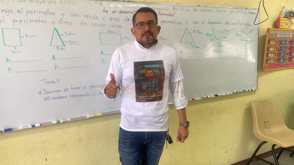 Luis Fernando Maza vive enamorado de la docencia desde hace más de 20 años.