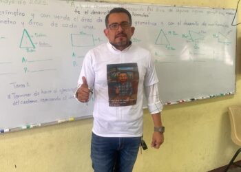 Luis Fernando Maza vive enamorado de la docencia desde hace más de 20 años.