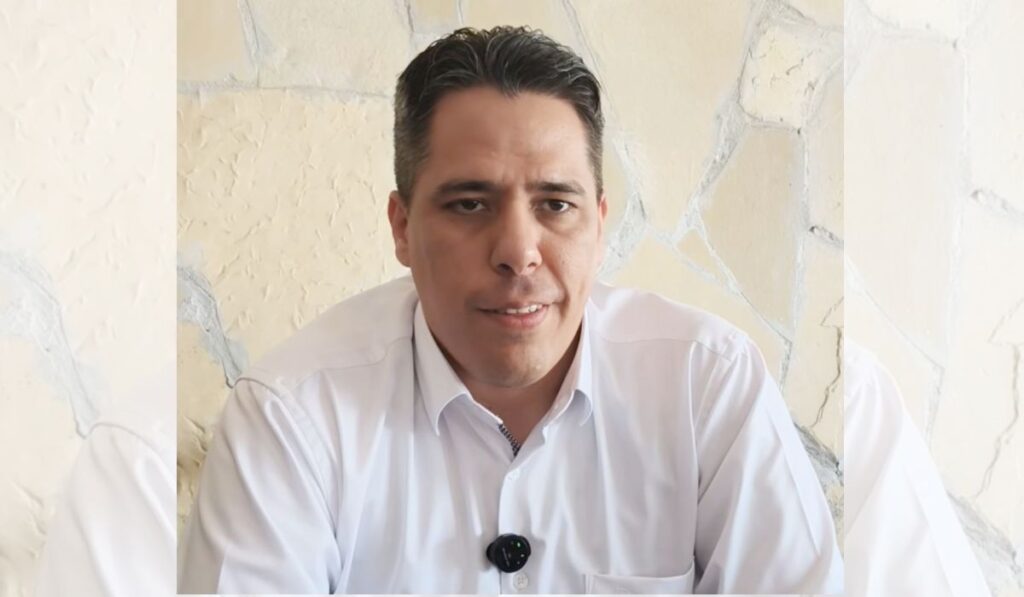 Abogado chiapaneco promete sentencias de fondo y trato humano en juzgados.